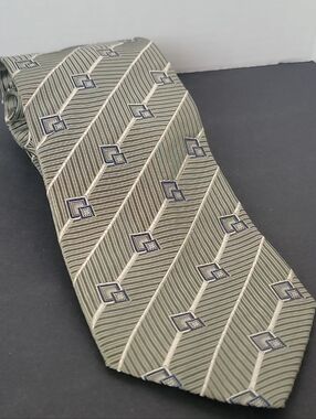 Serica Elite 100% Silk Italy. Olive Green Diagonal Geometric Tie